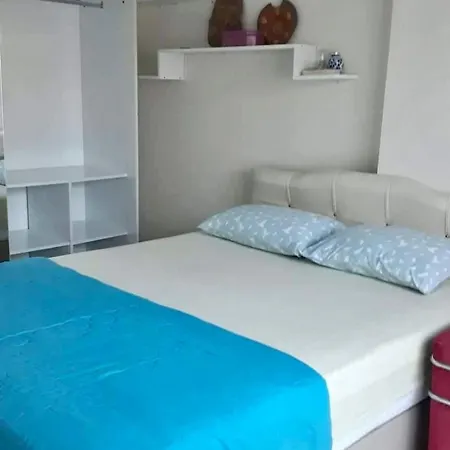 Apartment Carsiya Yuerueyerek 2 Dakika Tuem Ev Cesme