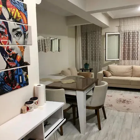 Carsiya Yuerueyerek 2 Dakika Tuem Ev Cesme